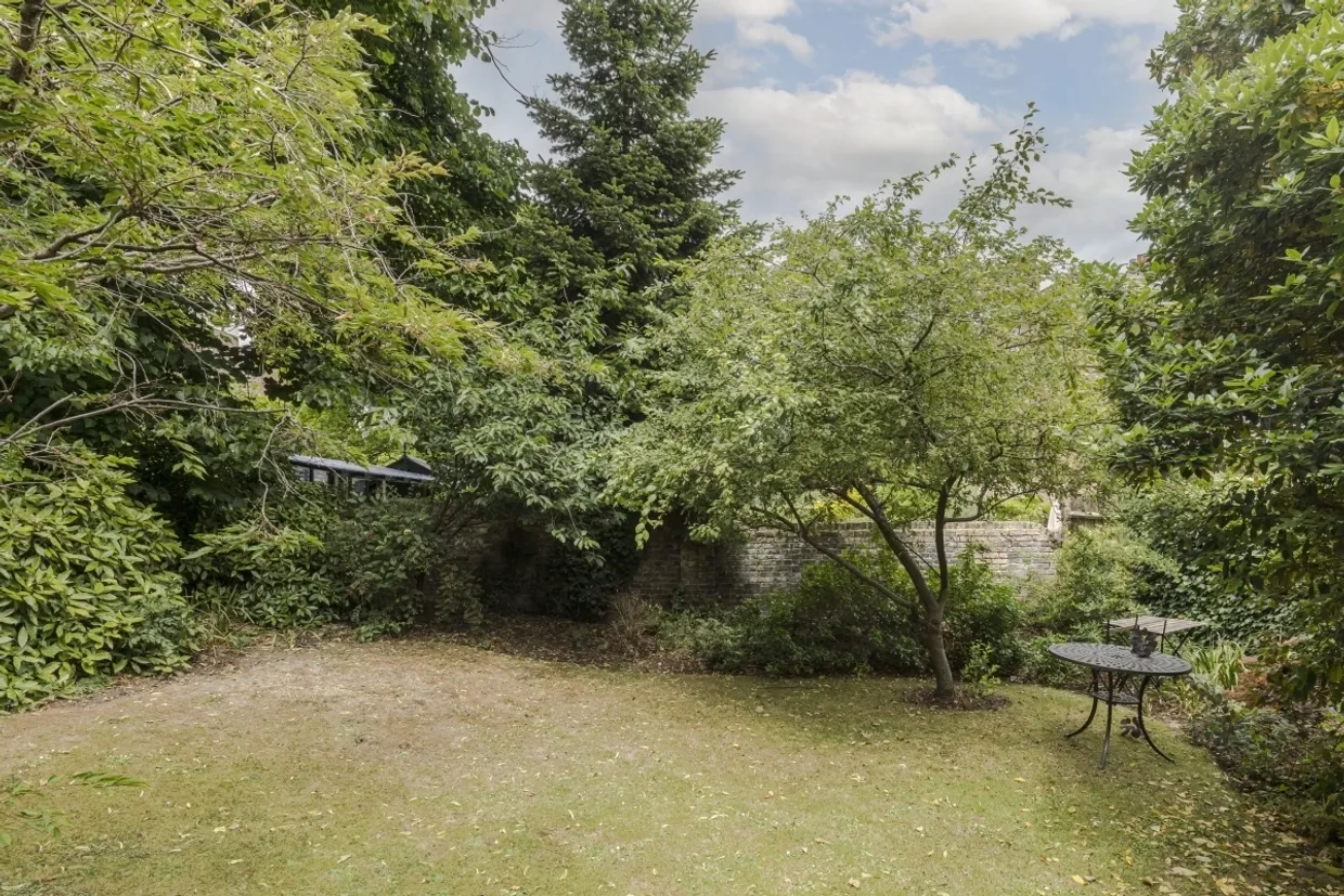 Highbury New Park London N5 photo 14