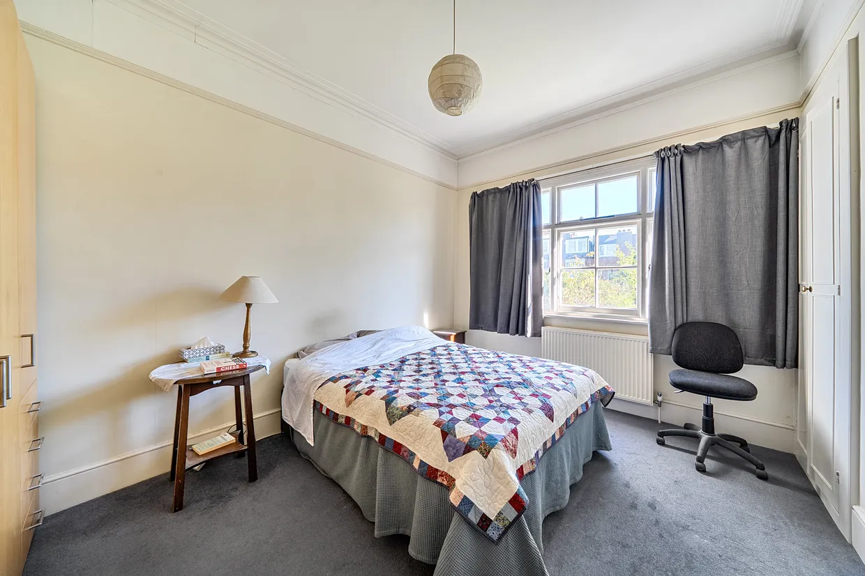 Collingwood Avenue, London, N10 photo 13