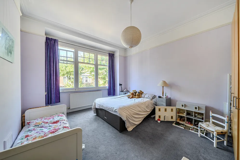 Collingwood Avenue, London, N10 photo 14