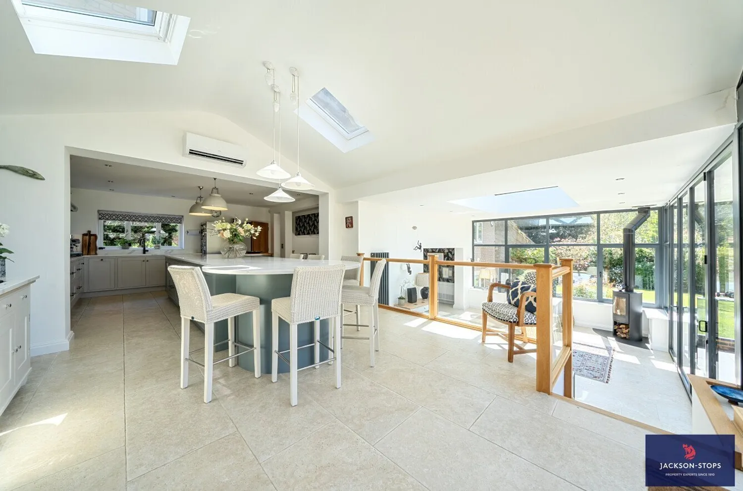 Church Street, Brixworth, NN6 photo 11