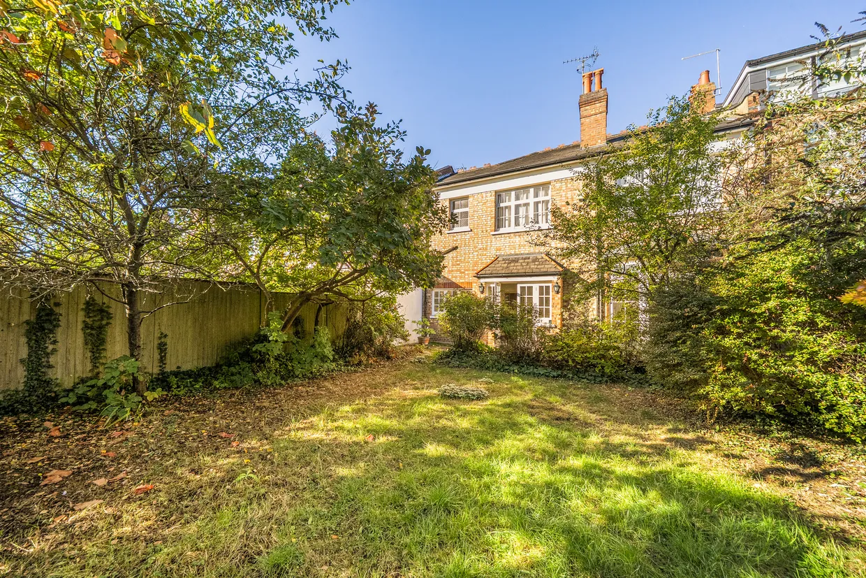 Collingwood Avenue, London, N10 photo 17