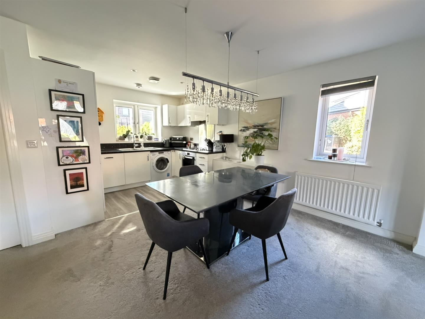 Wymondham Close, Daventry Image 5