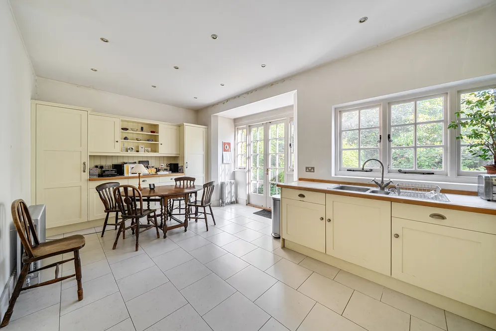 Collingwood Avenue, London, N10 photo 3