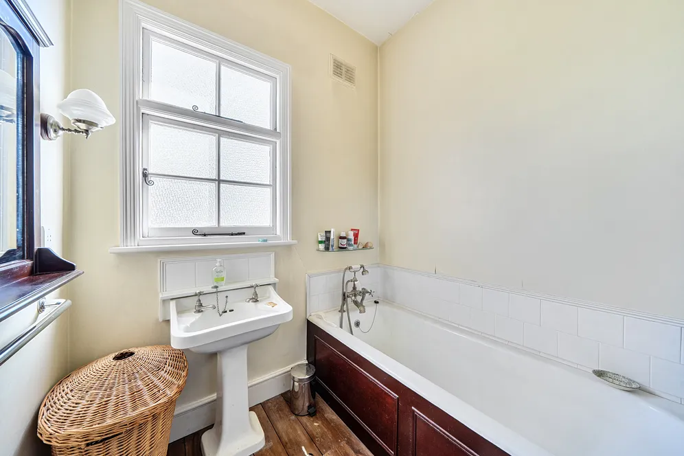 Collingwood Avenue, London, N10 photo 9