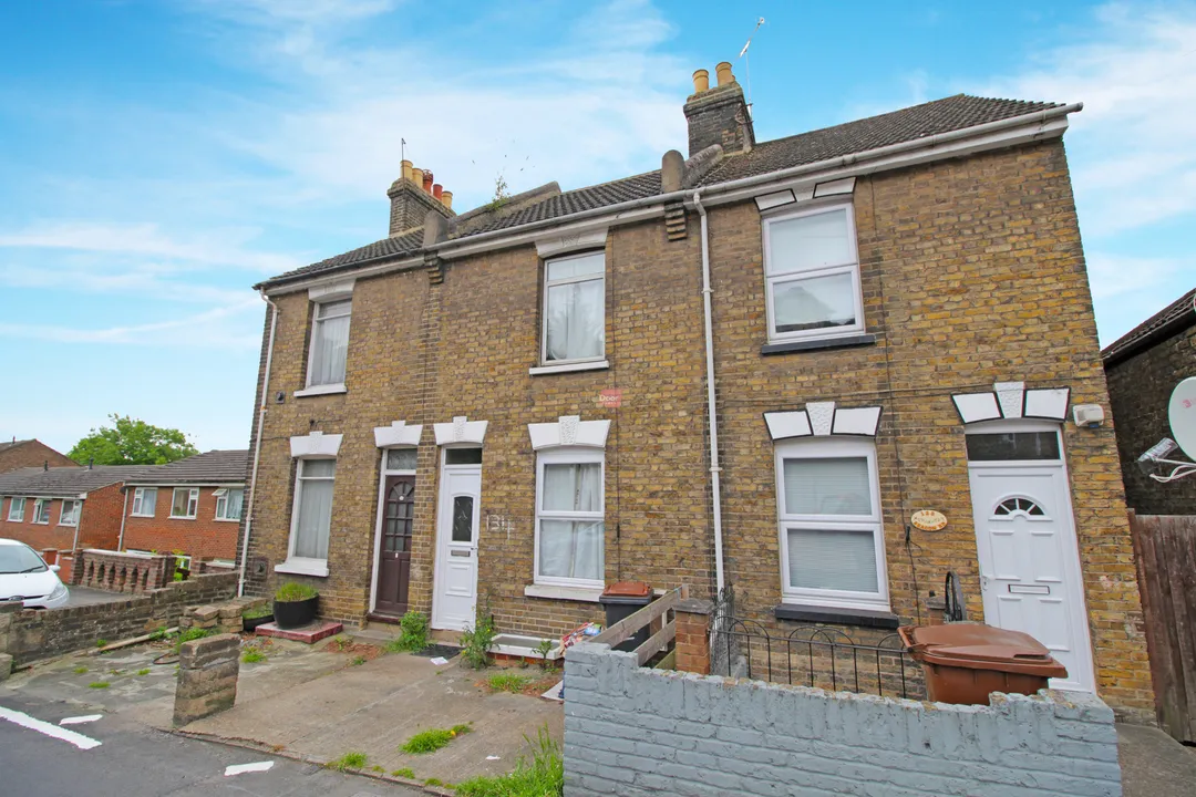 https://mr0.homeflow-assets.co.uk/files/photo/image/48593/4052/_x_/9aa8a36d3ed91aab6162c72c9f99ff50.jpg