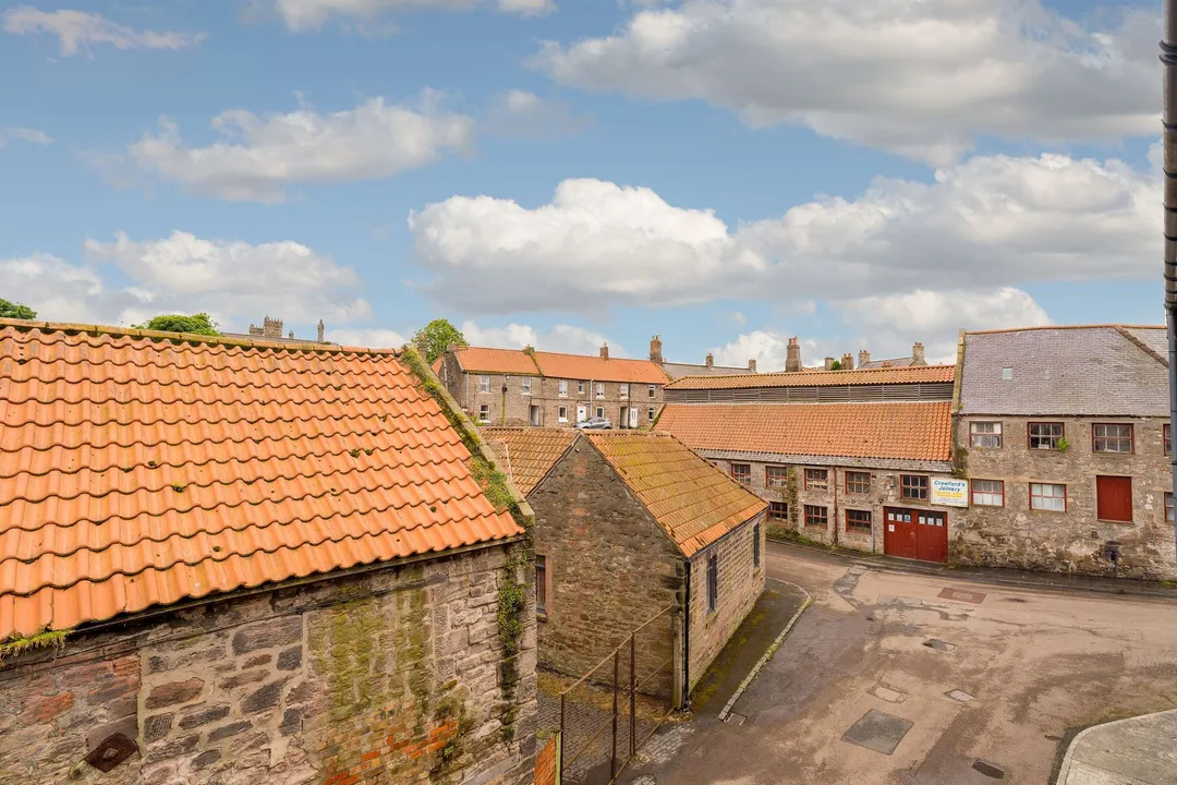 https://mr0.homeflow-assets.co.uk/files/photo/image/48593/4110/_x_/MillWharf-023.jpg