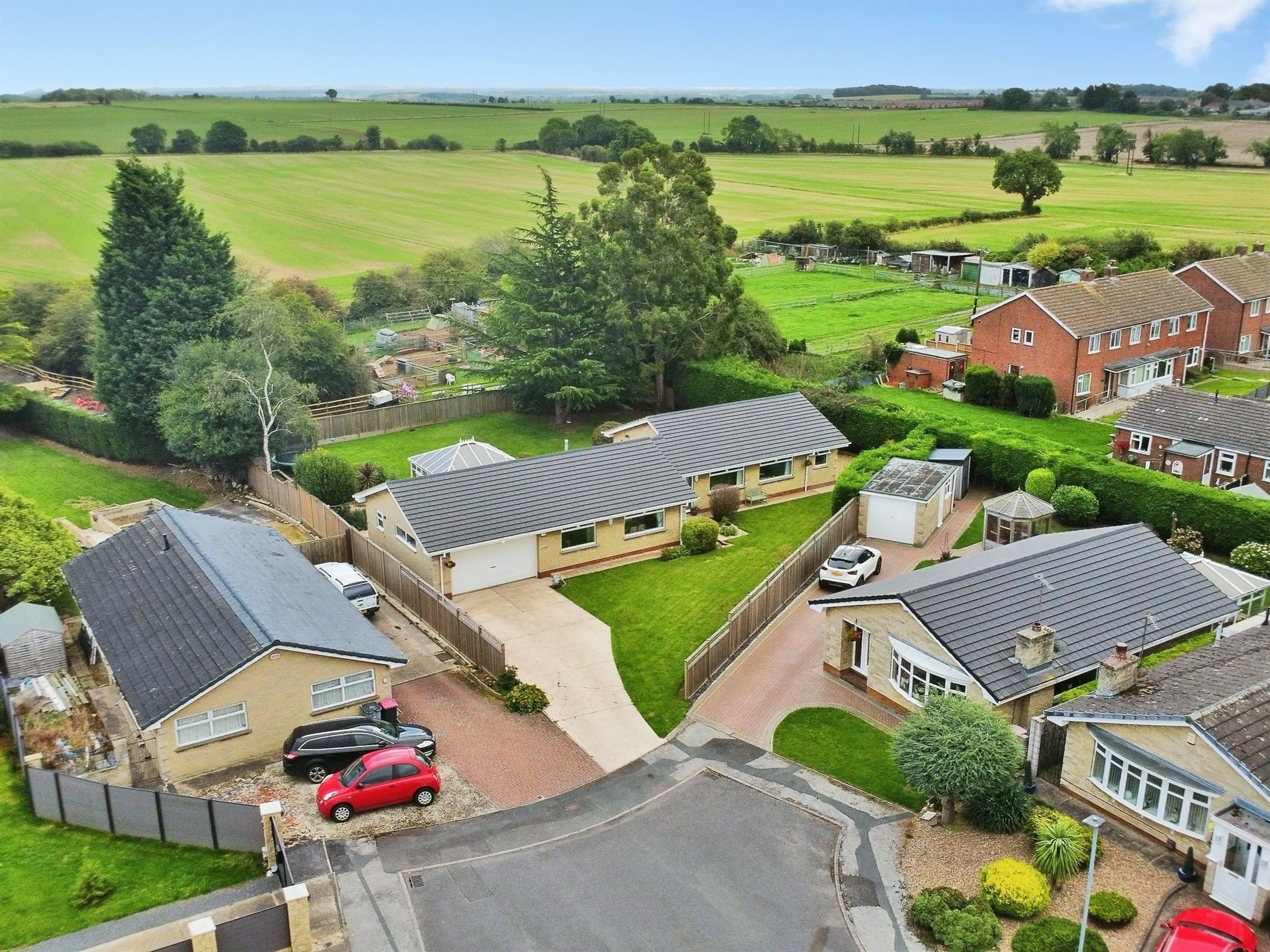 Property at Lingodell Close, Laughton, Sheffield