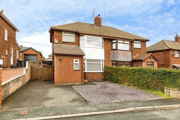 Bangor Road, Johnstown, Wrexham, LL14