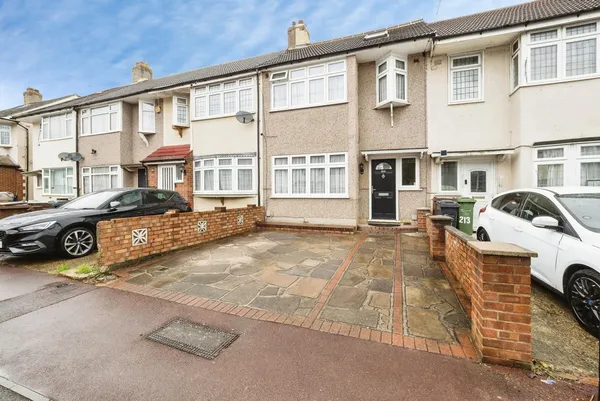 Western Avenue, Dagenham, RM10