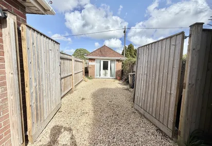 Ham Lane , Ferndown,