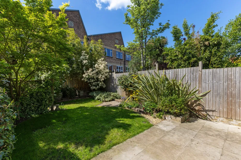 Thorney Hedge Road, London, W4 photo 2