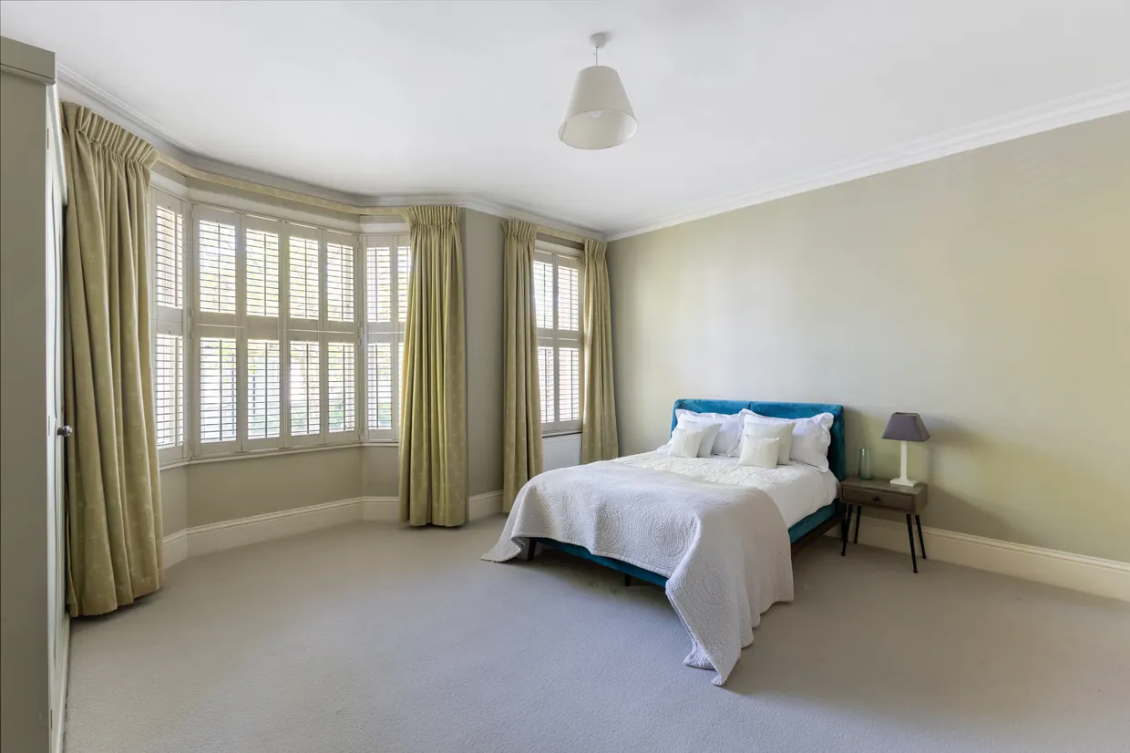Thorney Hedge Road, London, W4 photo 6