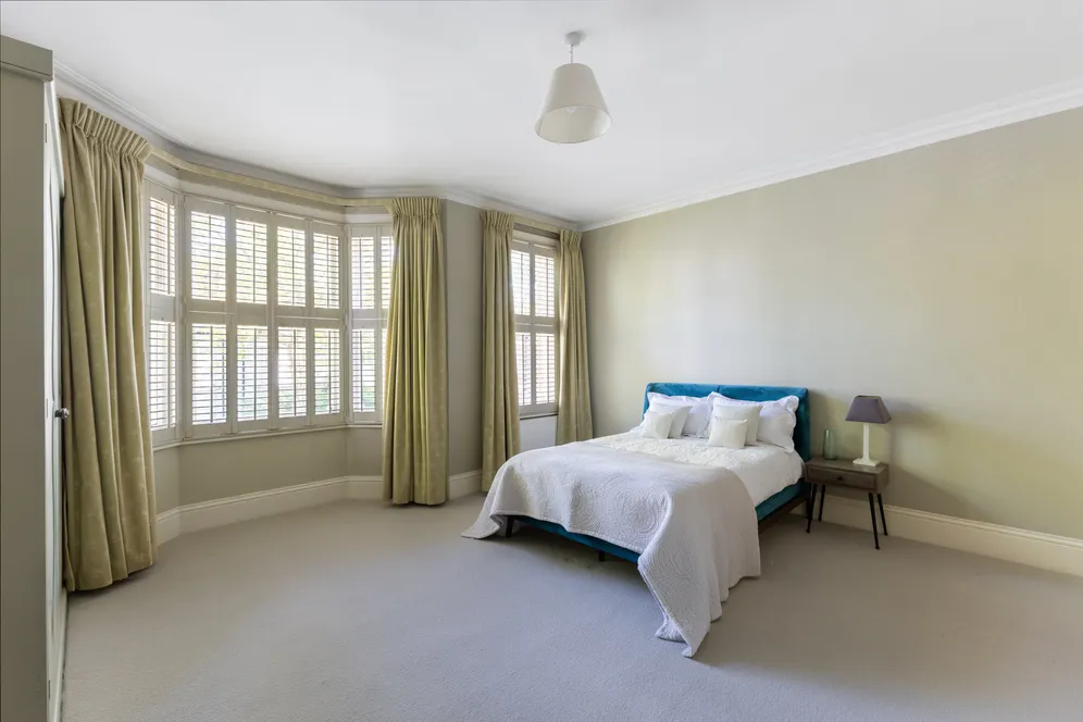 Thorney Hedge Road, London, W4 photo 6