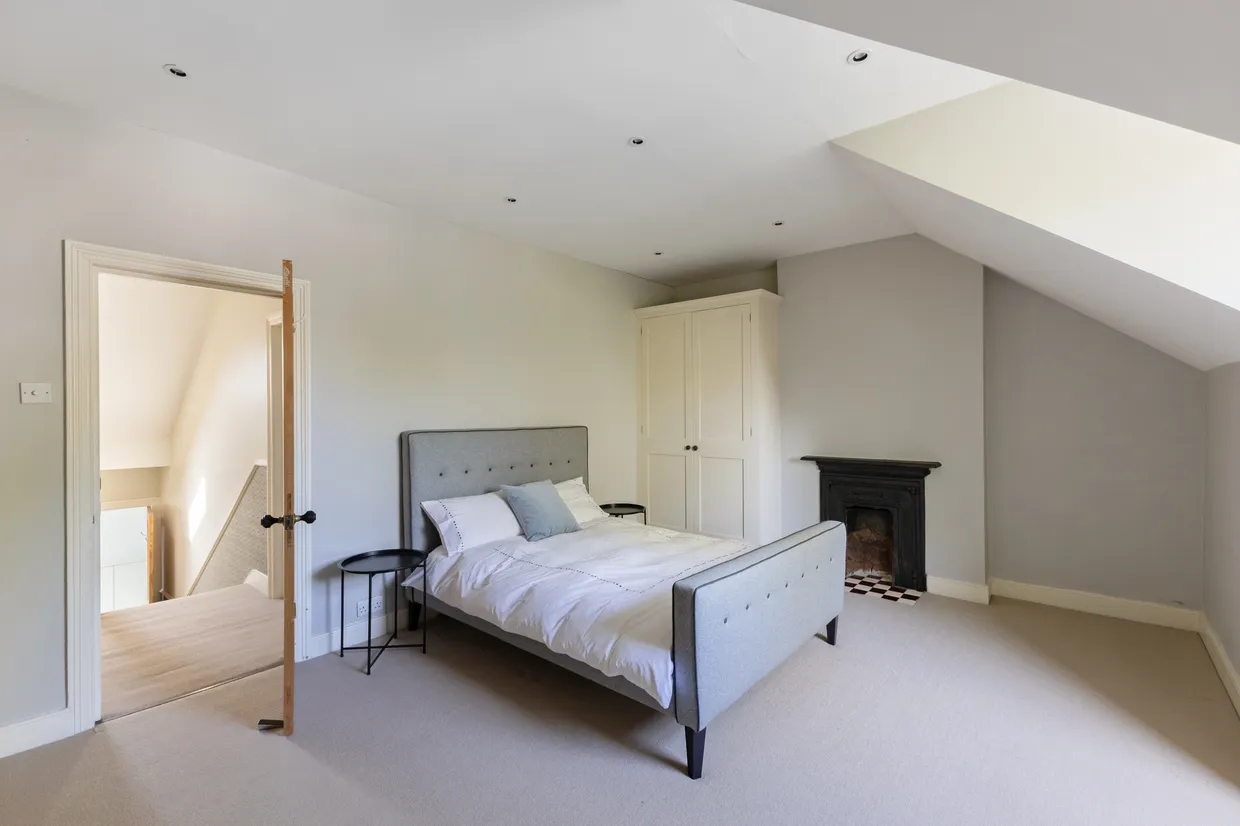 Thorney Hedge Road, London, W4 photo 8