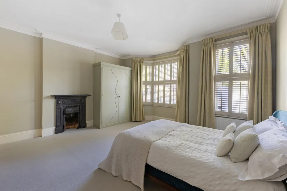 Thorney Hedge Road, London, W4 photo 14