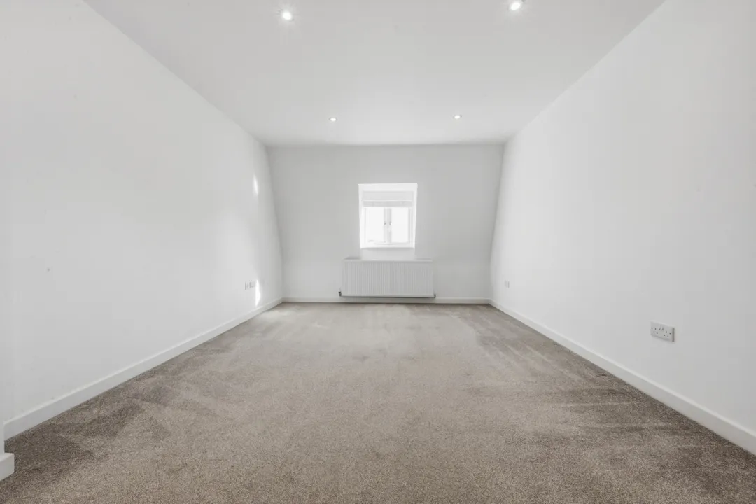 https://mr0.homeflow-assets.co.uk/files/photo/image/48596/8337/_x_/5ac7d0cd1c2e4677337dac6682cabcb0.jpg
