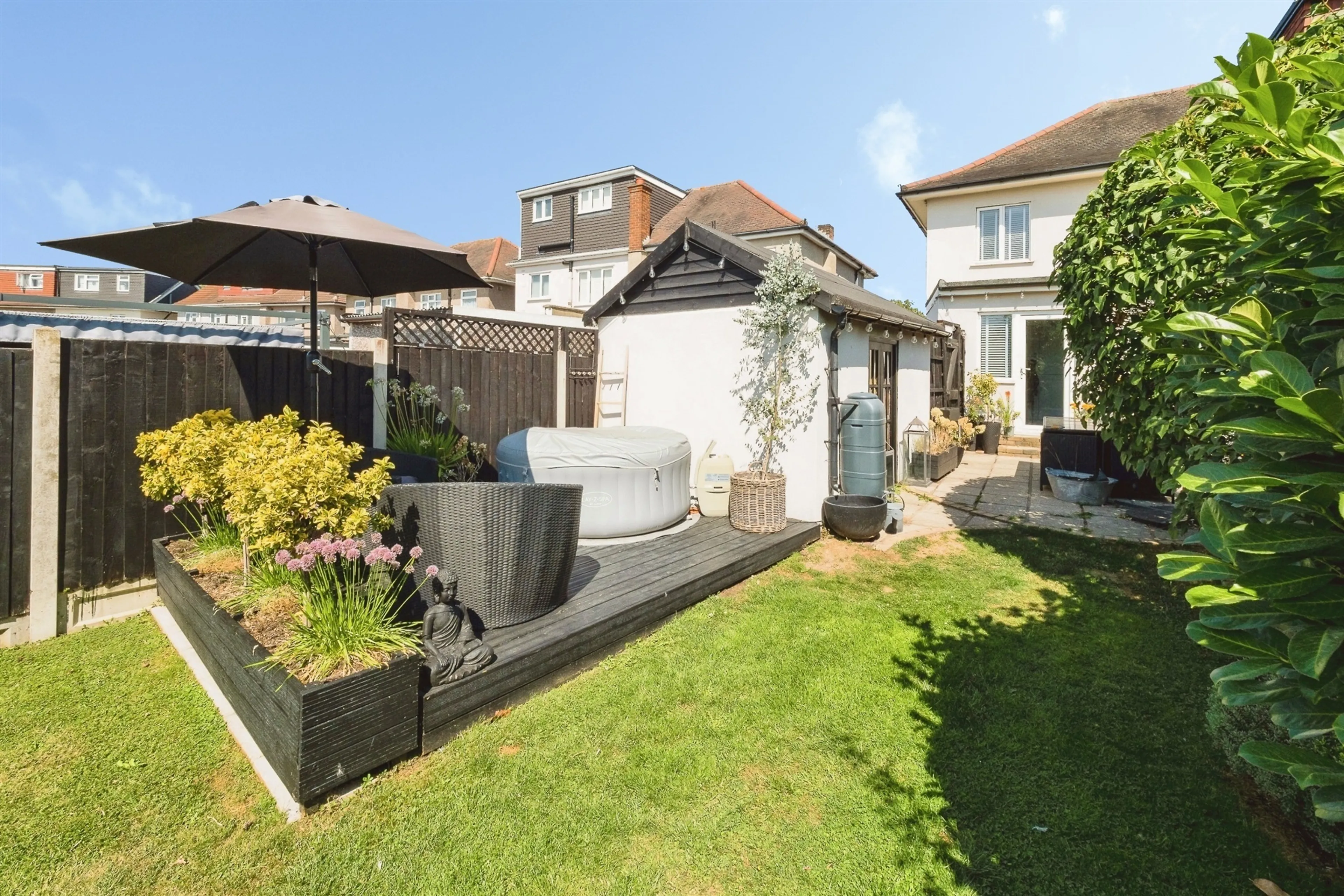 Property at Lynwood Drive, Romford
