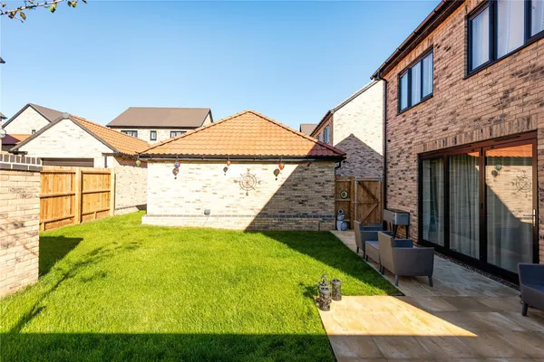 Poppyfield Road, Oundle, PE8 photo 19