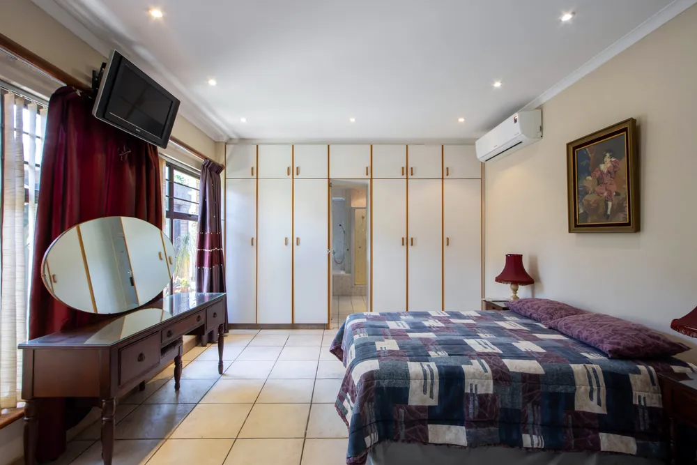 South Africa, Western Cape, Goedehoop, Karl Kielblock Crescent, 8