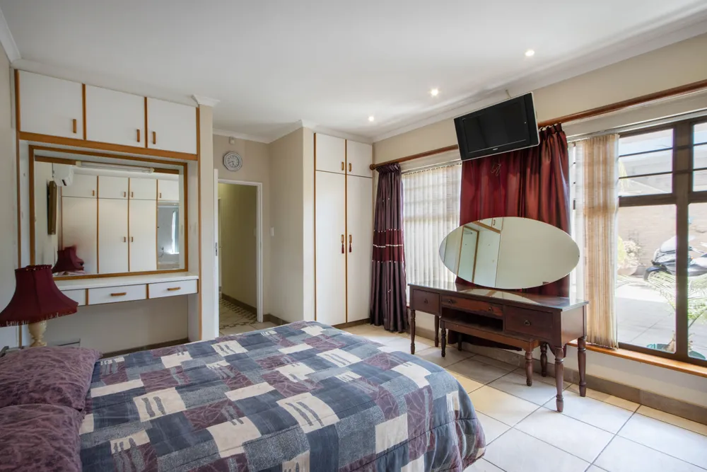 South Africa, Western Cape, Goedehoop, Karl Kielblock Crescent, 8