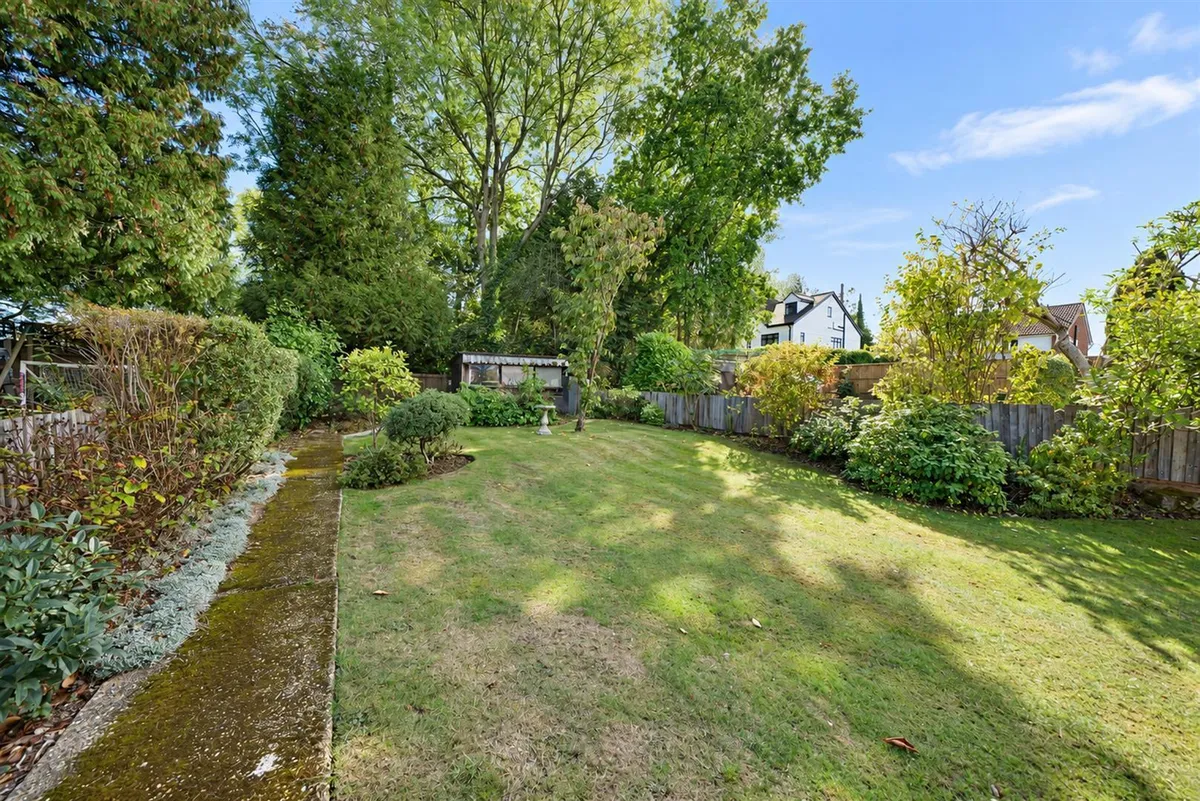 Green Dell Way, Leverstock Green, Hemel Hempstead, Hertfordshire, HP3 8PS