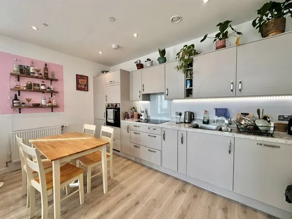 Holcombe Mansions, Barking IG11