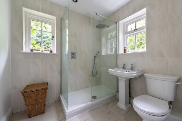 Sheephouse Lane, Abinger Common, RH5 photo 18