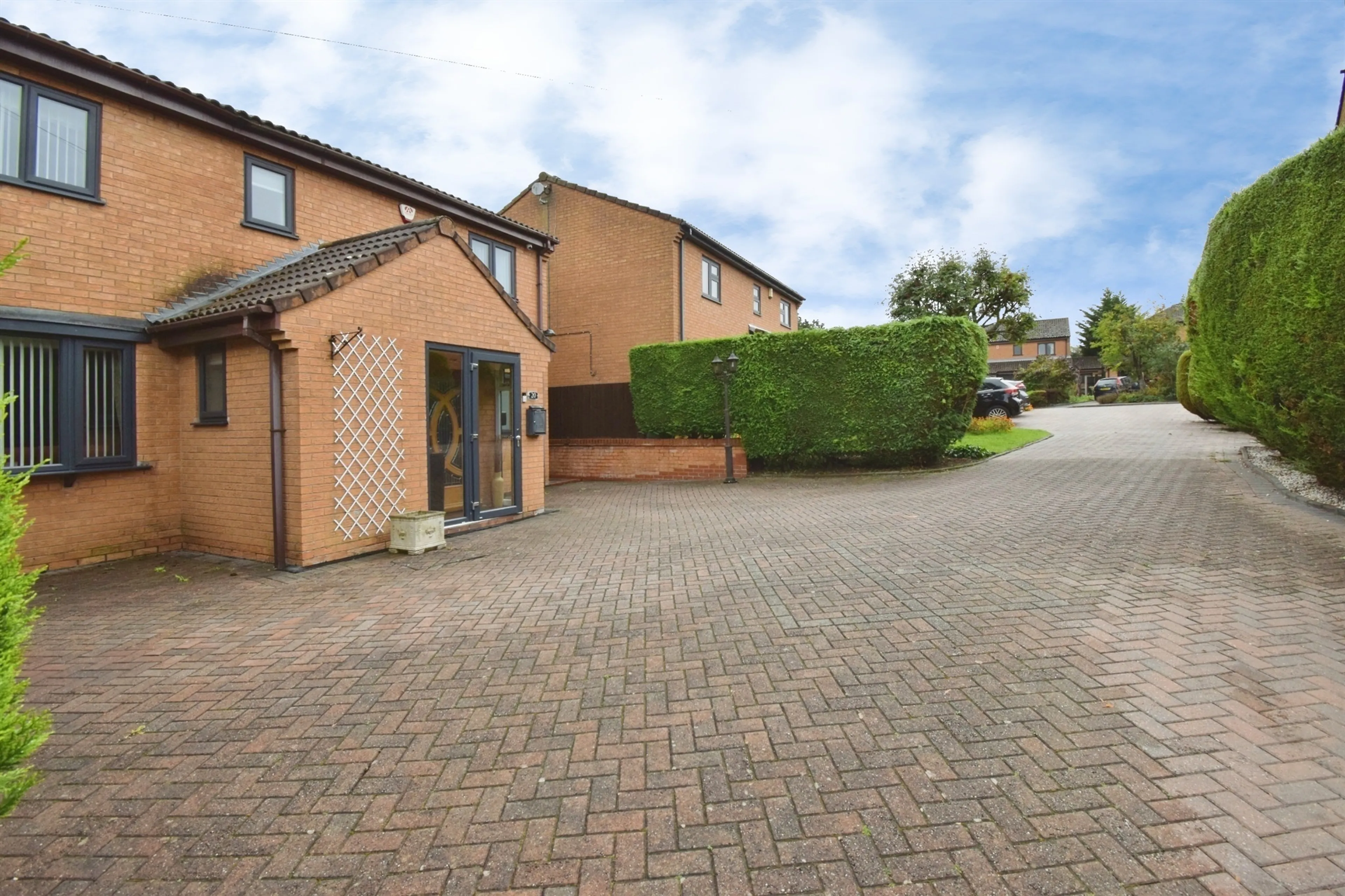 Property at Tynedale Close, Oadby, Leicester