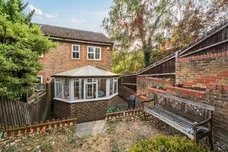Irvine Place, Virginia Water GU25 photo 2