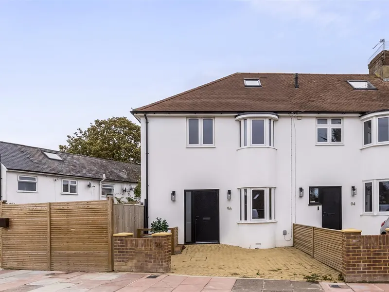 Property thumbnail 2 out of 3