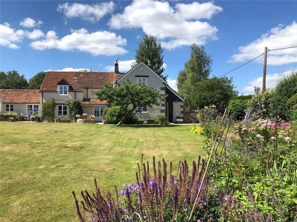 Furlong Lane, Milborne Port, DT9 photo 14