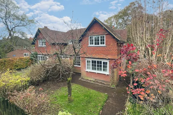 Pathfields Haslemere GU27
