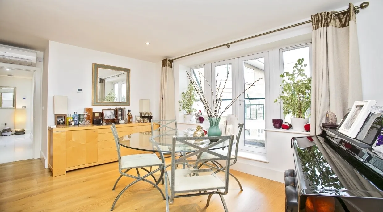 Strand Drive Kew TW9 photo 2