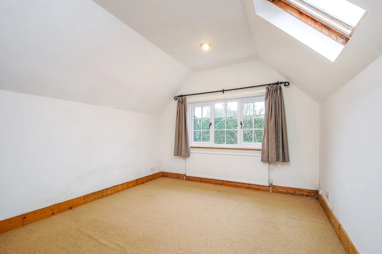 Pathfields Haslemere GU27 photo 11