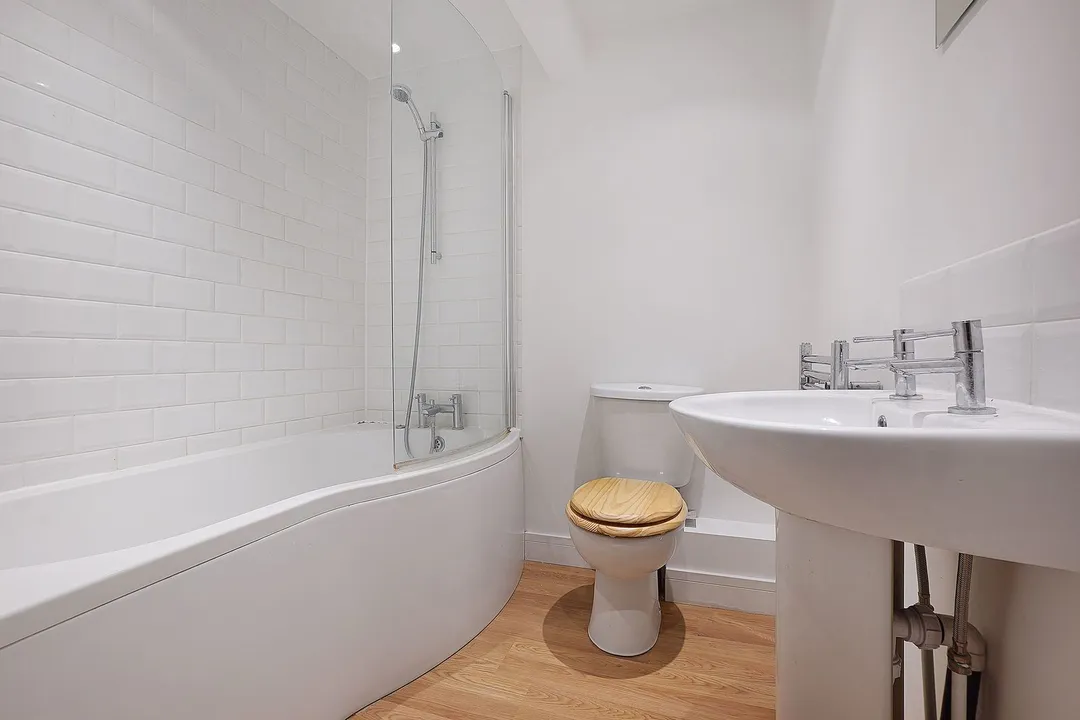 https://mr0.homeflow-assets.co.uk/files/photo/image/48606/1392/_x_/7b9955e5ea538c982c3ee0f6fe09af46.jpg