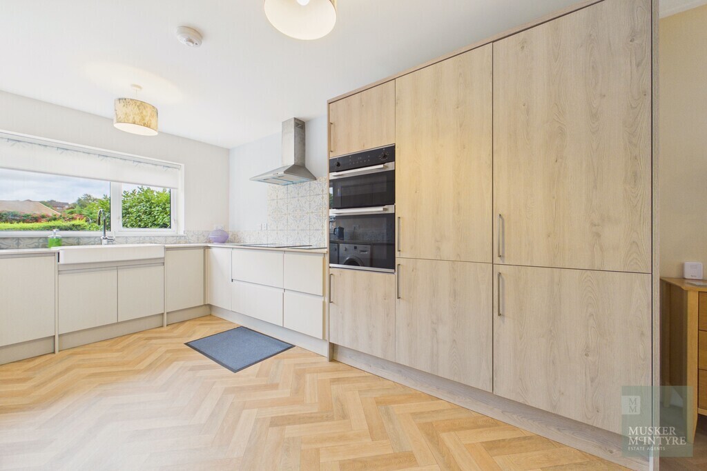 13 Hillside Road East, Bungay Image 6