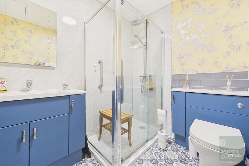 13 Hillside Road East, Bungay Image 14