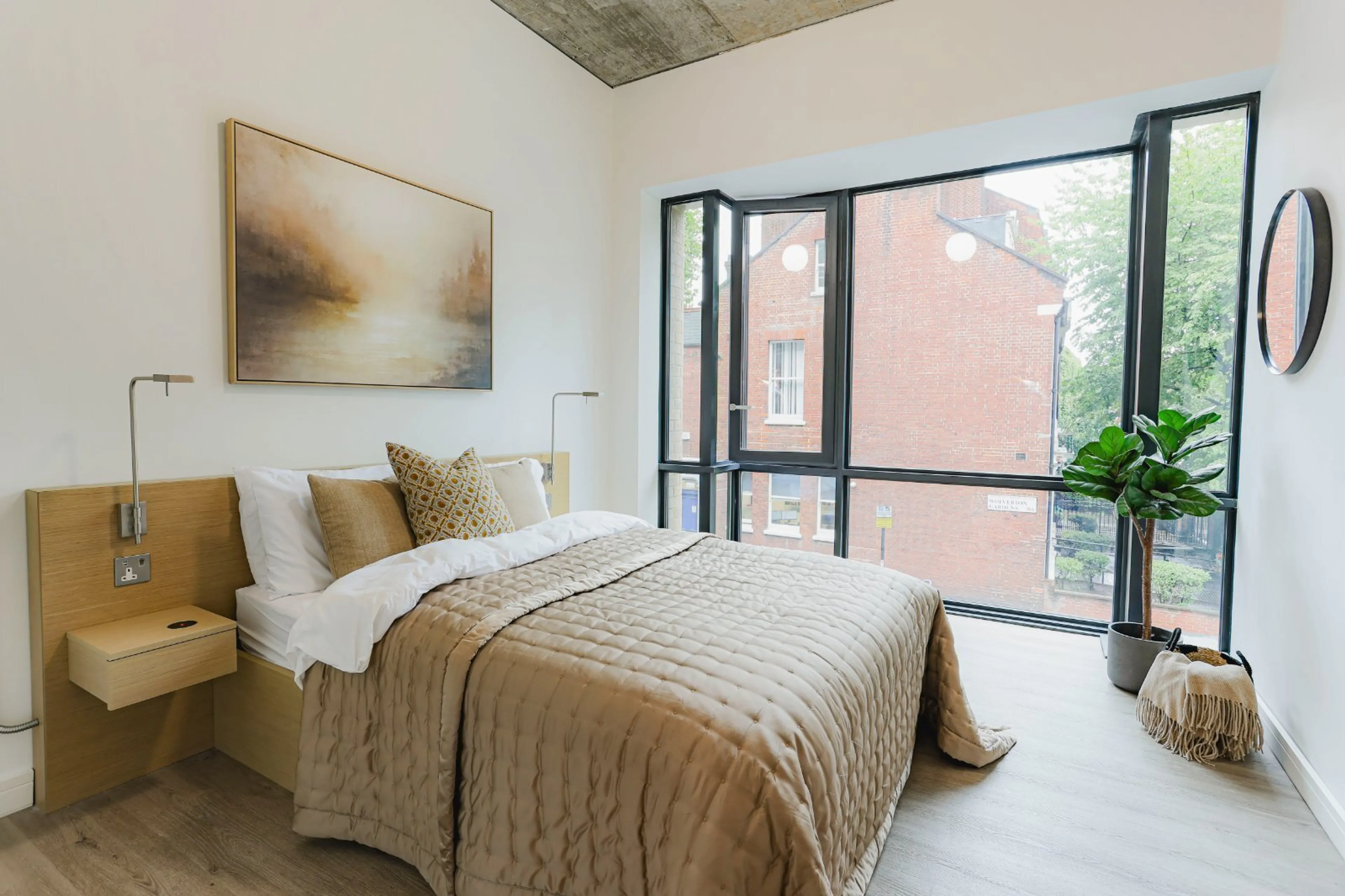 Property at Hammersmith Road, London, W6
