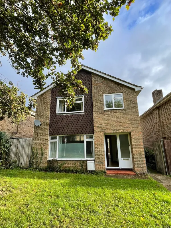 Cranbourne Walk, Canterbury