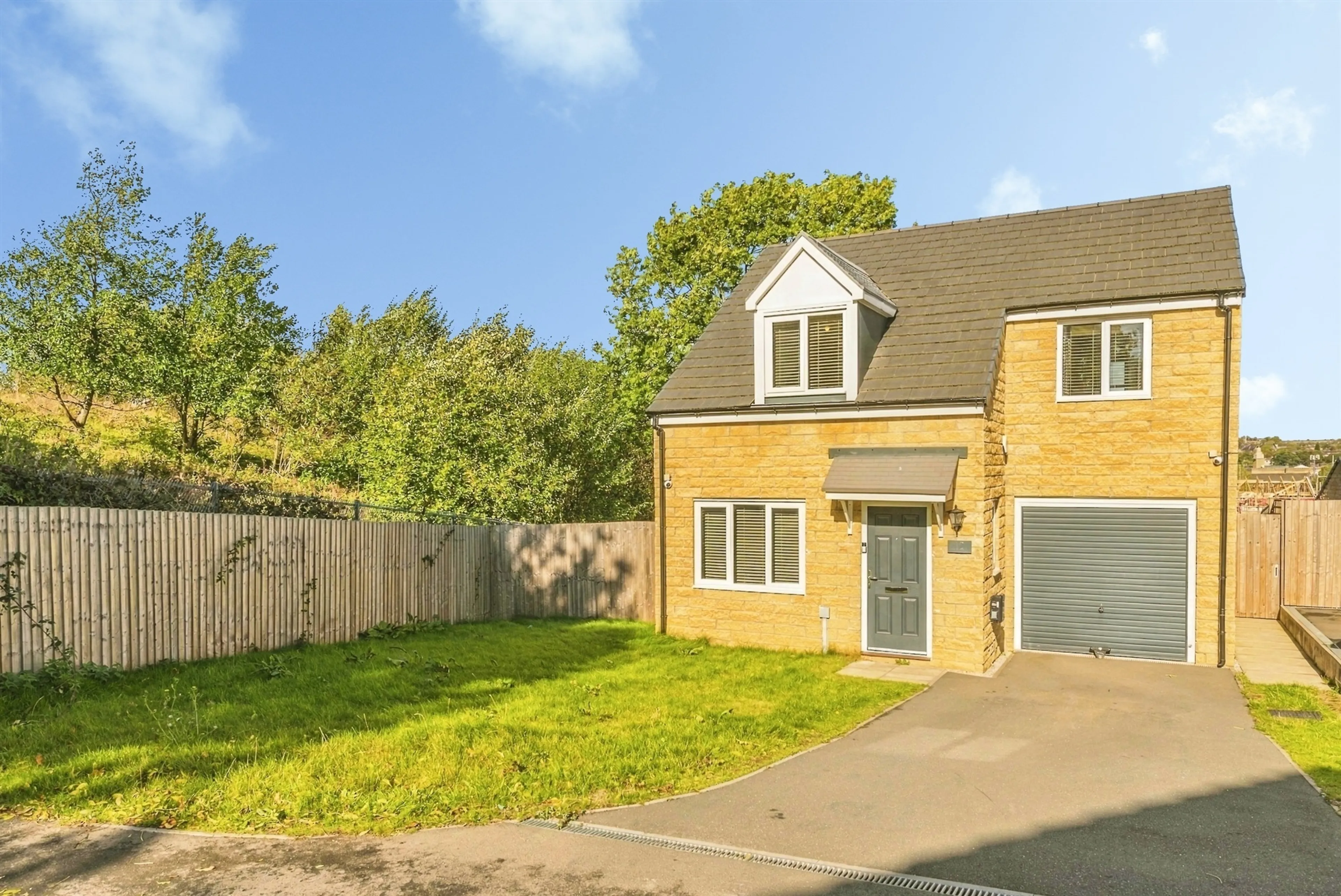 Property at Thimble Lane, Bradford