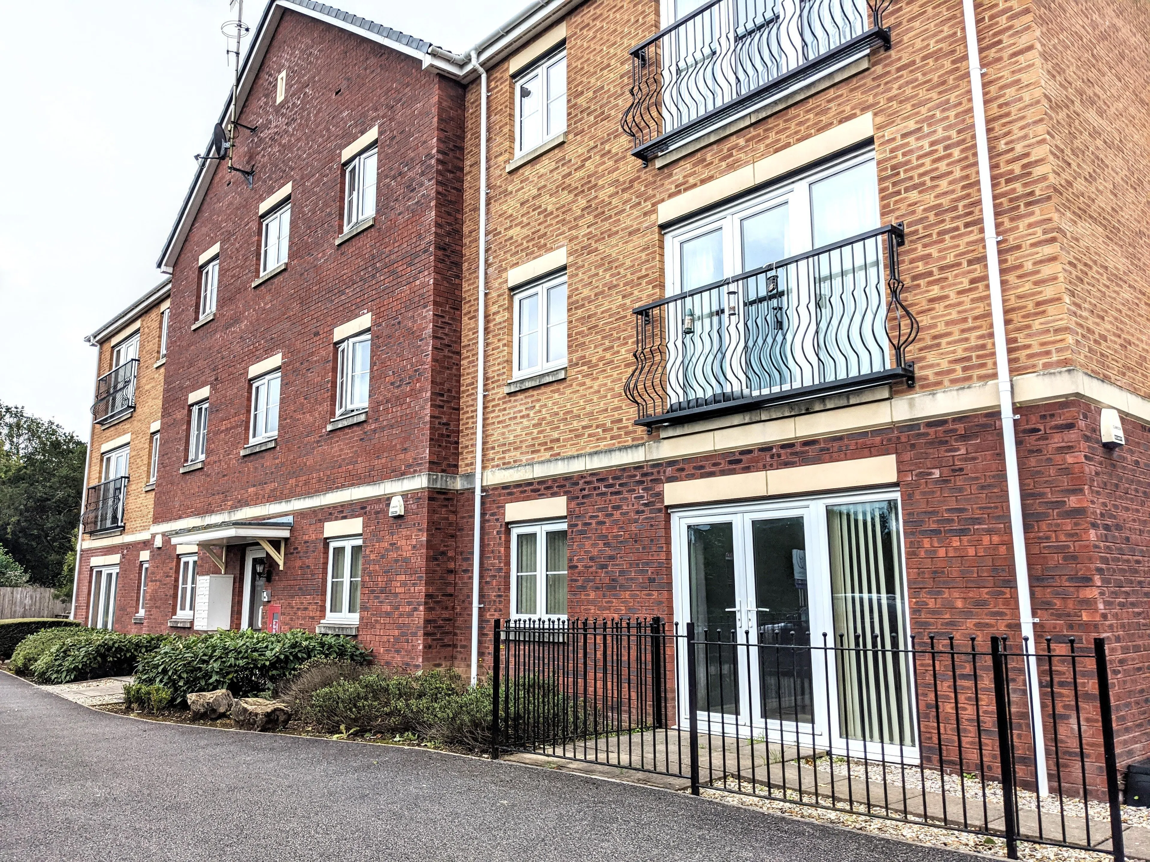 Property at Meadow View, Tyla Garw
