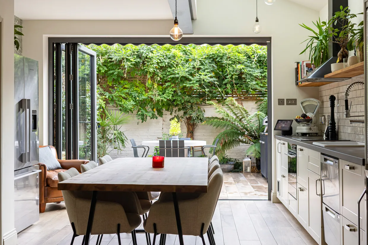 Priory Road, London, W4 photo 7