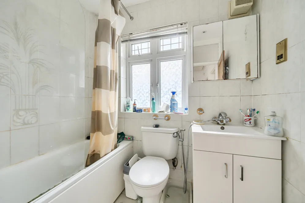 Greenway, Totteridge, N20 photo 8