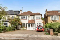 Greenway, Totteridge, N20 photo 14