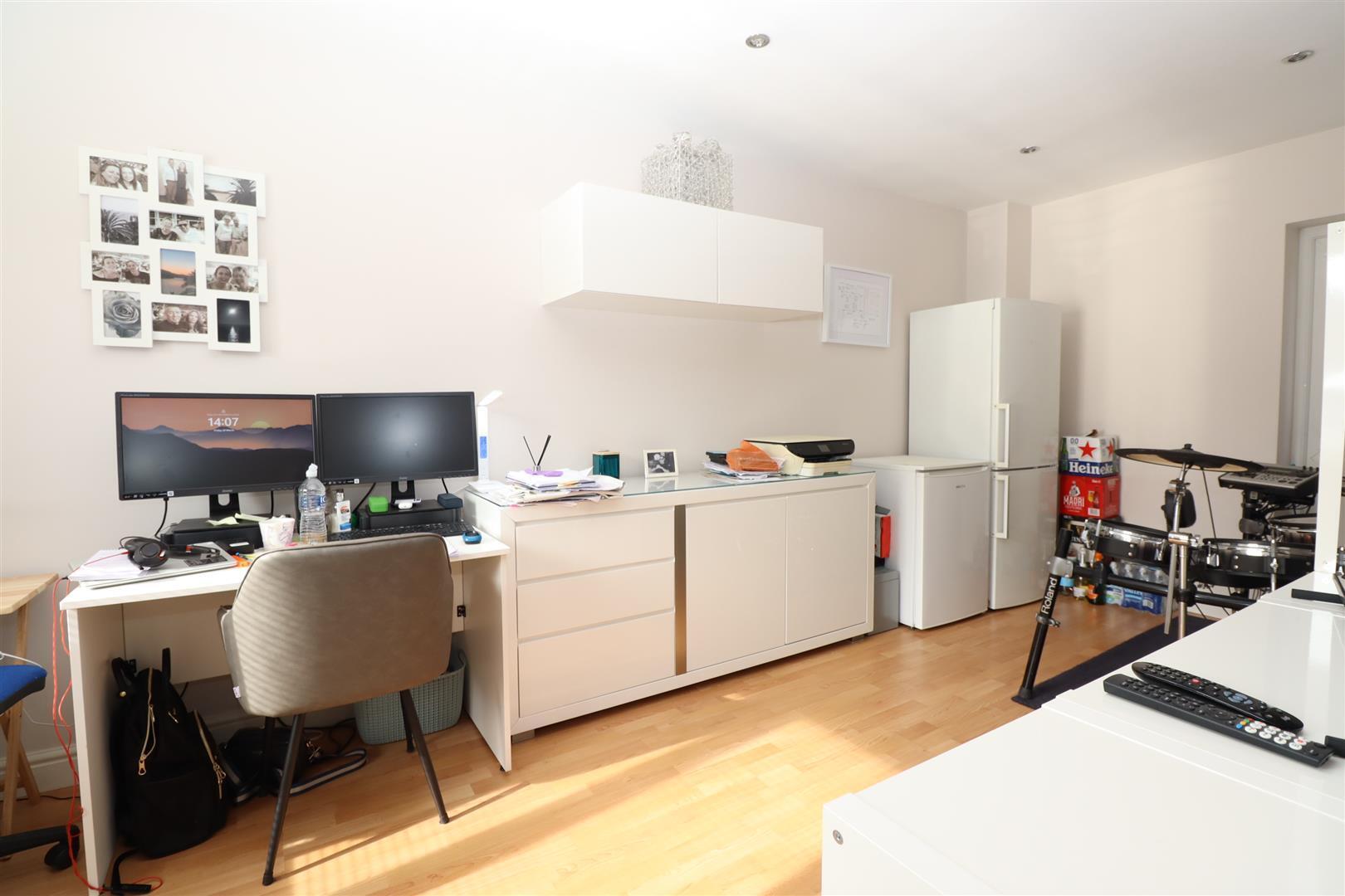 Coberley Close, Downhead Park, Milton Keynes Image 6