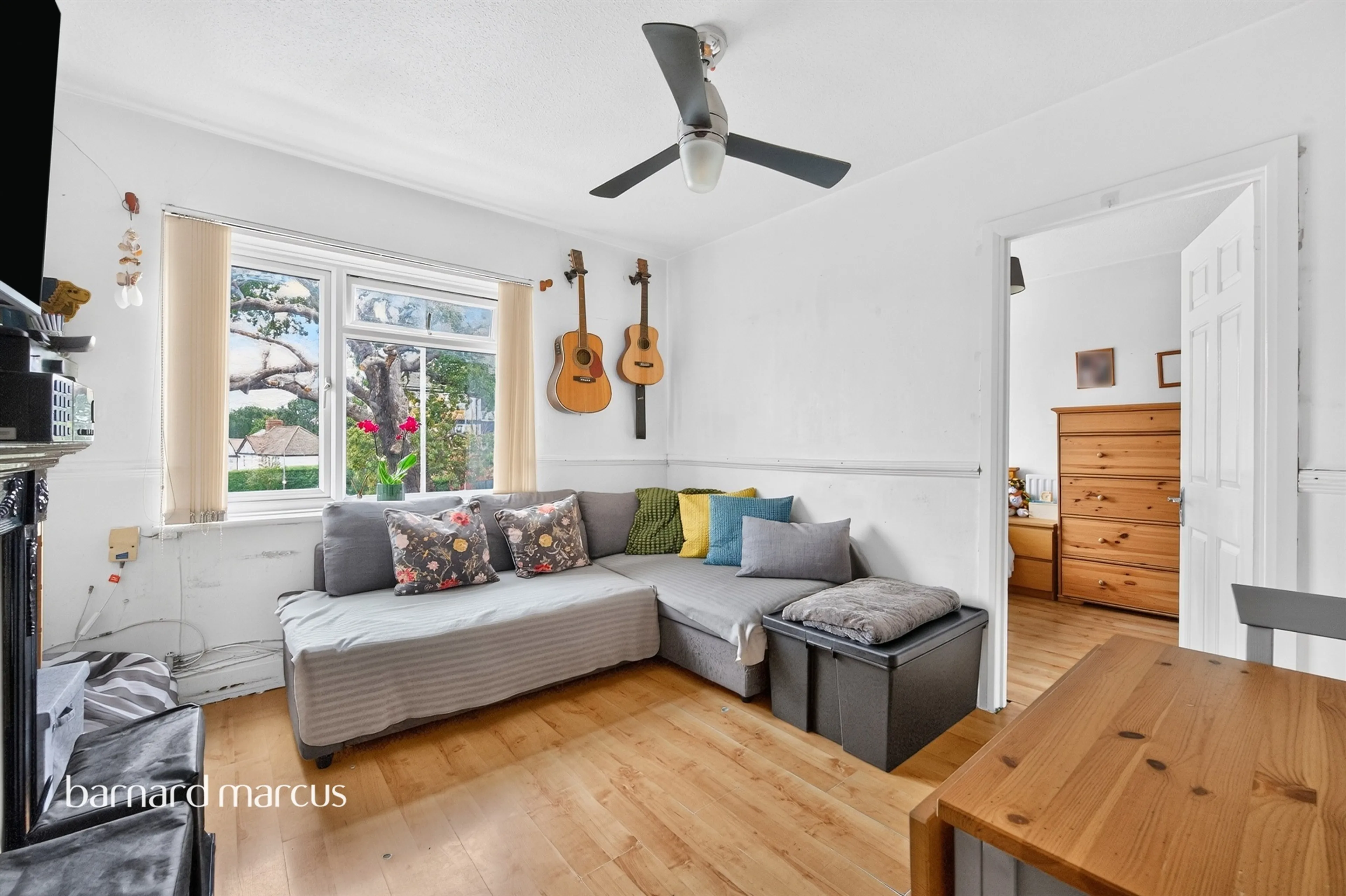 Property at Gilders Road, Chessington