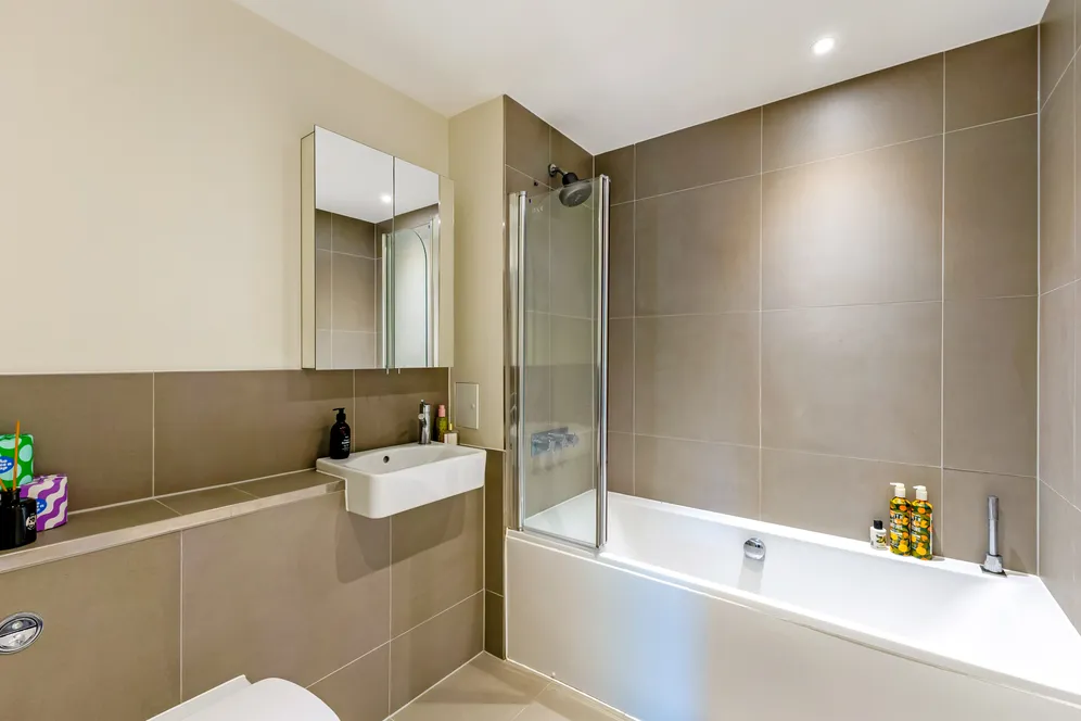 36 Knaresborough Drive, London, SW18 photo 7