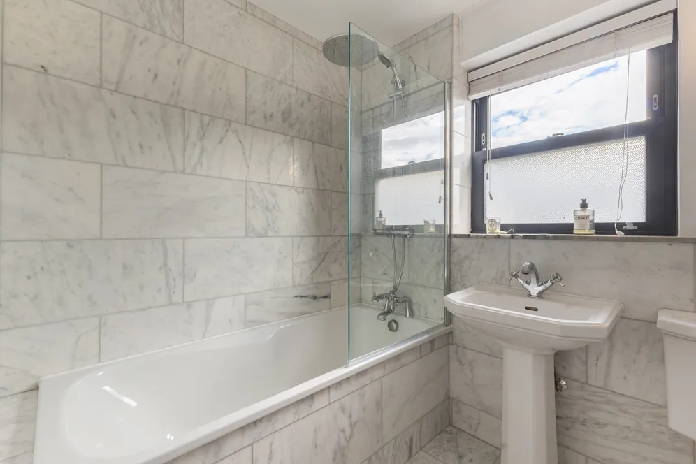 Priory Road, London, W4 photo 9