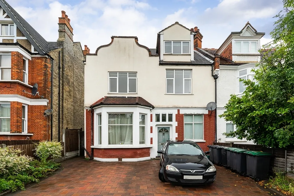 Alexandra Park Road London N10 photo 4