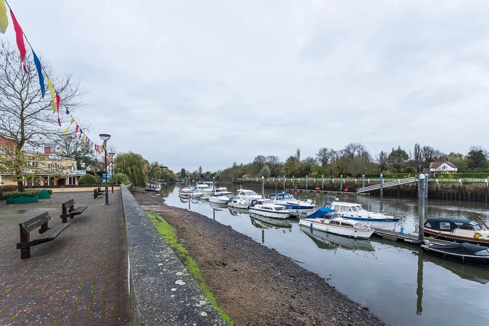 Twickenham Road, Teddington, TW11 photo 5